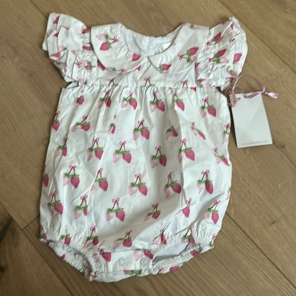 GIRLS BUBBLE - PINK STRAWBERRY JAM PRINT - GINGHAM SIDE BOWS 9m NWT - Picture 1 of 4
